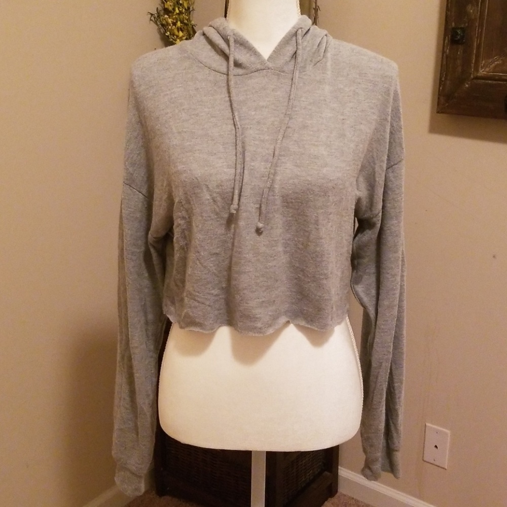 Cropped fuzzy sweatshirt